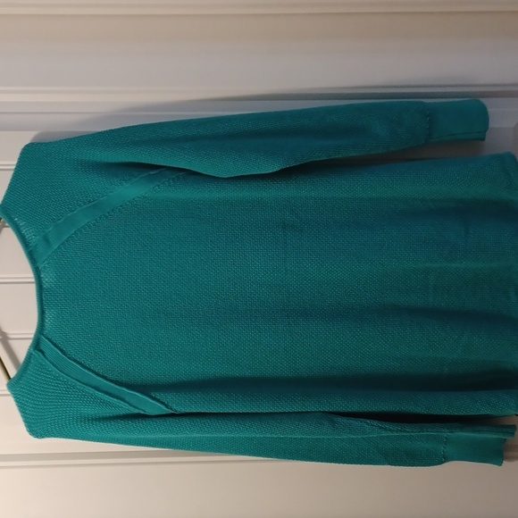 Sweater - Picture 4 of 6